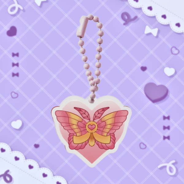 Love moth: Mini charm
